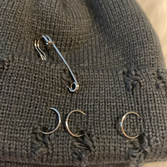 Distressed Hat - Picture 3 of 4